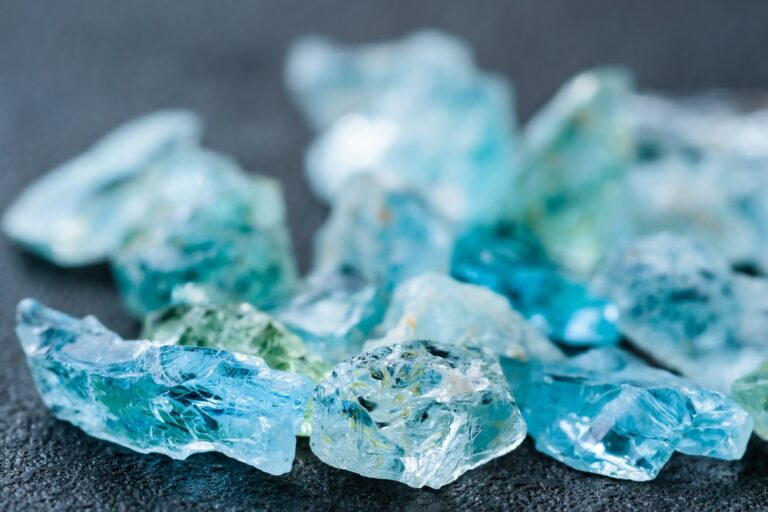 Birthstone Of The Month (March): Aquamarine & Bloodstone - IIG INDIA